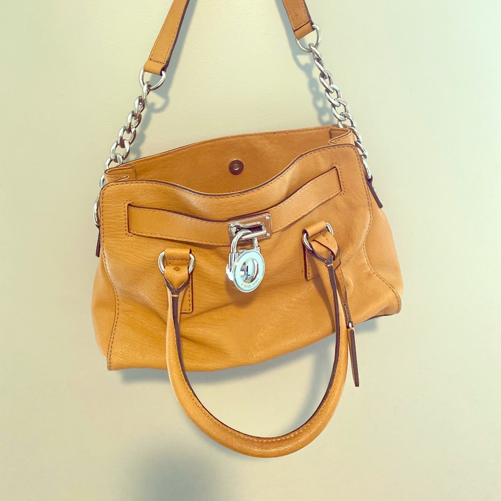 Tan Michael Kohrs purse